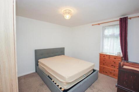 bed 1..jpg