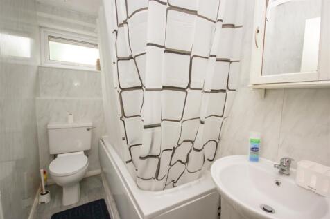 bathroom..jpg