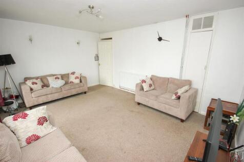 lounge 2..jpg