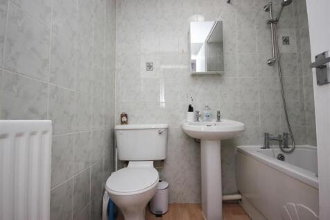 bathroom..jpg