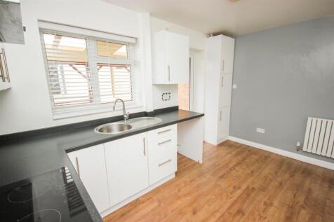 kitchen 2..jpg