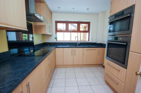 kitchen 1..jpg