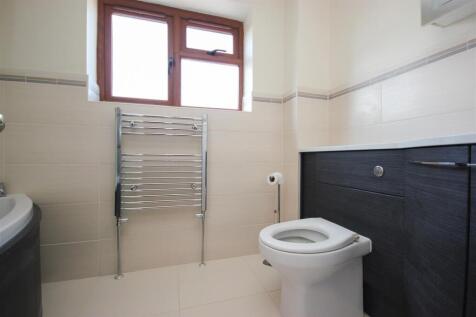 bathroom..jpg