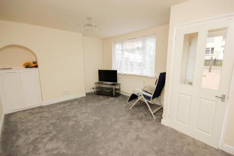 lounge 1.JPG