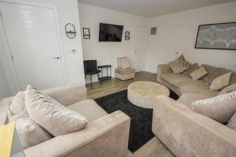 Lounge..jpg