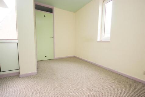 Bedroom 1.jpg