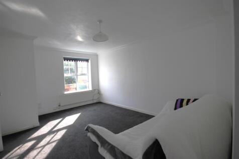 lounge 1.JPG