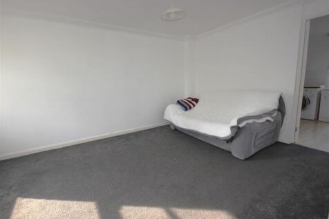 lounge 2.JPG