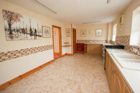 kitchen 2.JPG