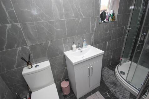 Shower Room.jpg