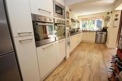 Kitchen..jpg