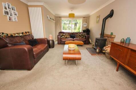 Living Room.jpg