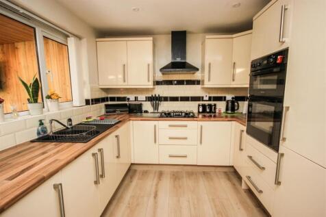 kitchen area.JPG