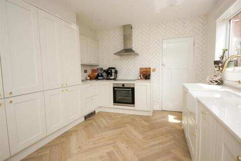 kitchen 2.JPG