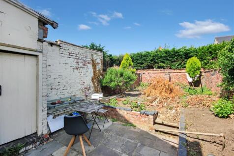 garden.JPG_enhanced.jpg