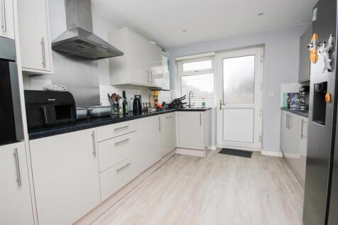 kitchen 1.JPG