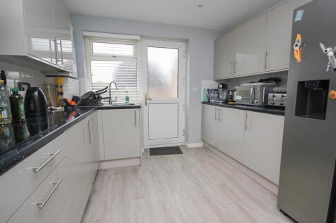 kitchen 2.JPG