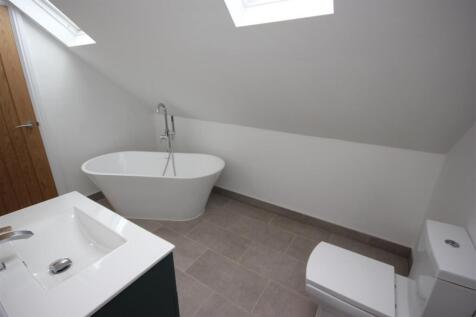 bathroom 3.JPG