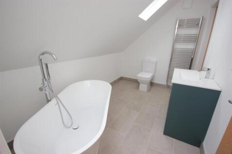 bathroom 1.JPG