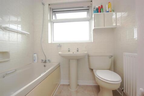 Bathroom.JPG