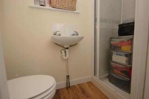 Ensuite.JPG