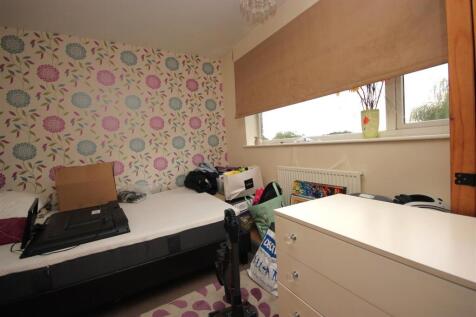 Bed 4.JPG