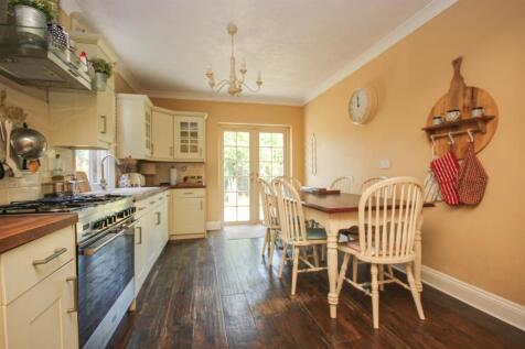 kitchen 1.JPG
