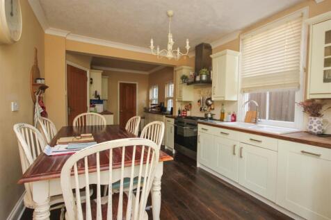 kitchen 2.JPG