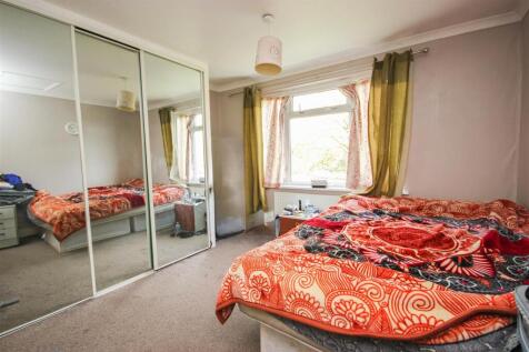 Bedroom 1.jpg