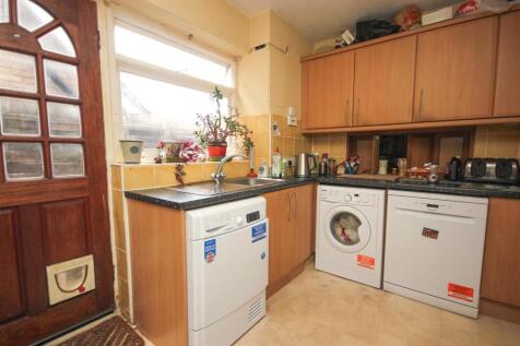 kitchen 1.JPG