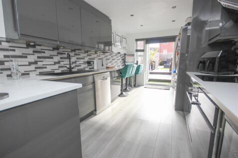 kitchen 1.JPG