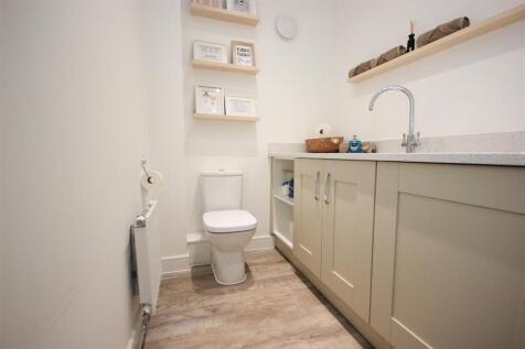 downstairs WC.JPG