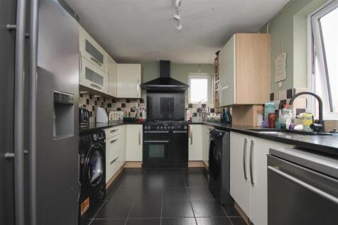 kitchen 2.JPG