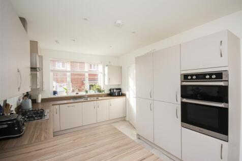 kitchen 2.JPG