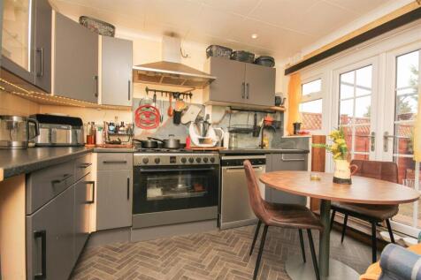 kitchen 1.JPG