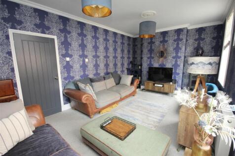 lounge 2.JPG