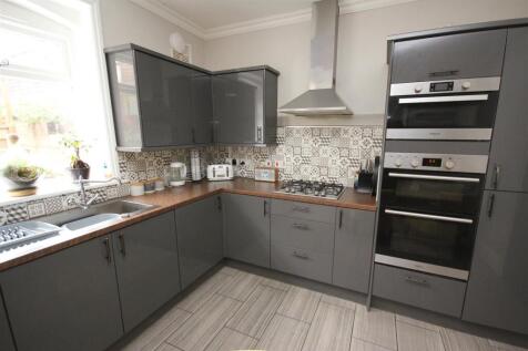 kitchen area.JPG