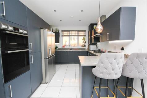 kitchen 2.JPG