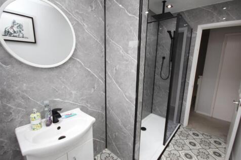 shower room 1.JPG