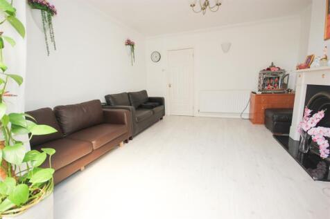 lounge 1.JPG