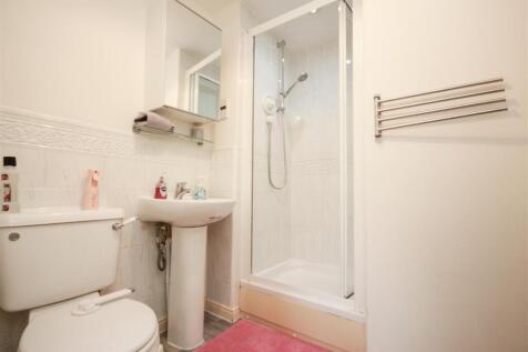 ensuite.JPG