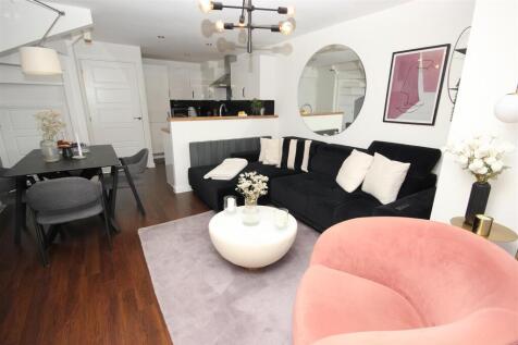 Open Plan Lounge Dining Kitchen.jpg