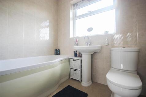 bathroom 2.JPG
