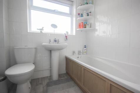 bathroom 1.JPG