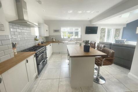 Open Plan dining kitchen &amp; Family Room