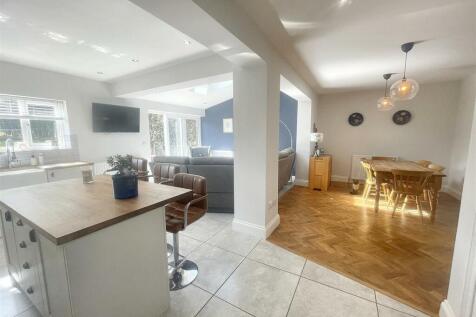 Open Plan dining kitchen &amp; Family Room