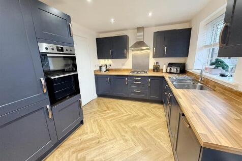 DINING KITCHEN/ FAMILY ROOM
