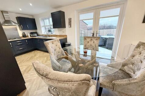 DINING KITCHEN/ FAMILY ROOM