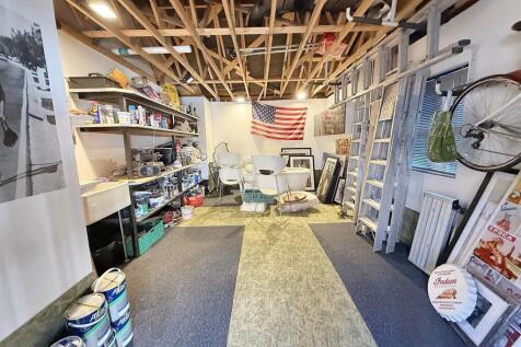 SINGLE GARAGE