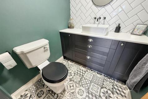 Cloaks Wc